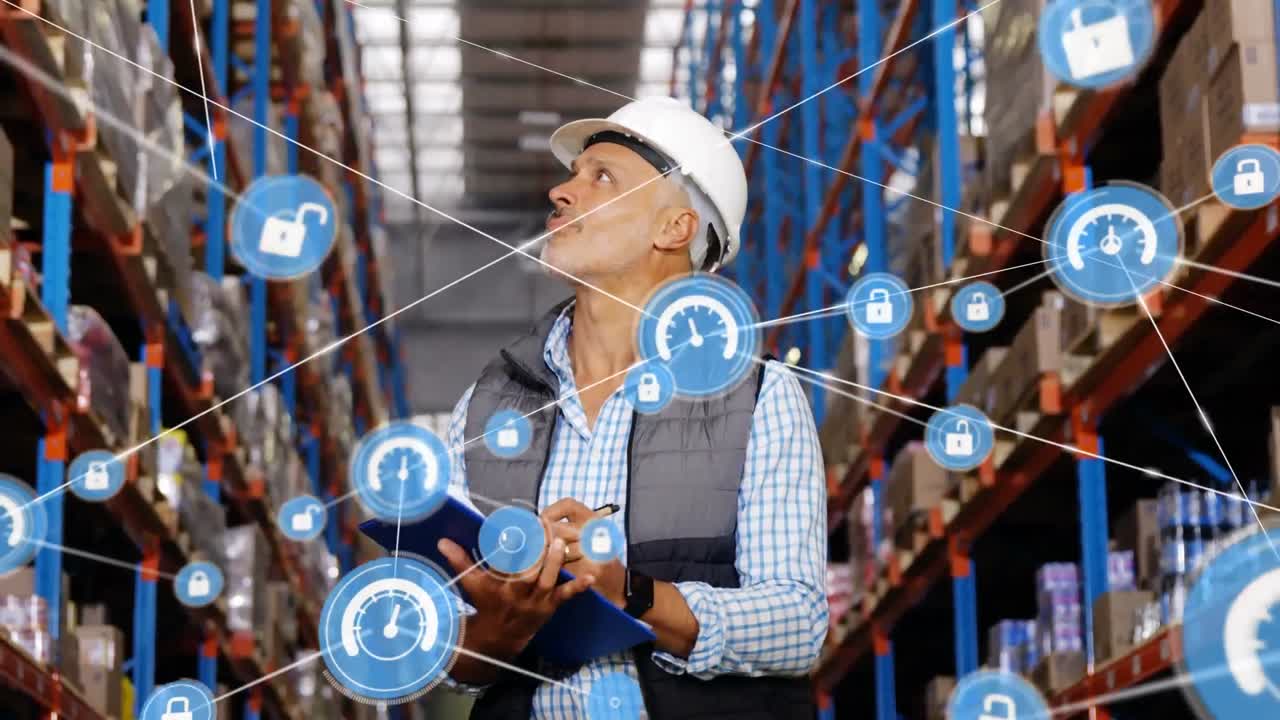 animación de la red de conexiones con iconos sobre el hombre escribiendo en el clipboard en wearhouse