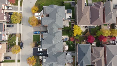 An-overhead-aerial-view-of-houses-and-homes-that-are-part-of-a-residential-estate-in-Niagara-Glen,-Ontario,-Canada