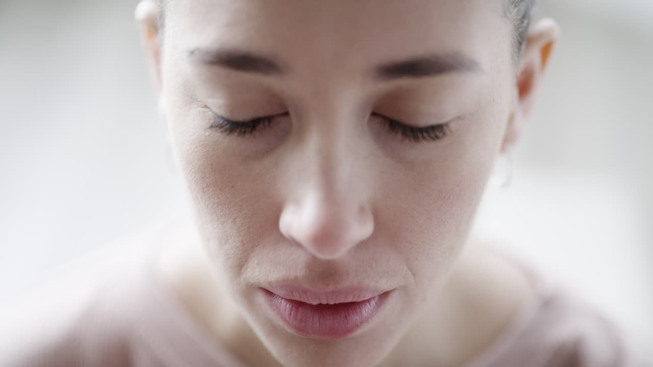 그리고 당신이 원하는 것처럼 느 ⁇ 지세요.