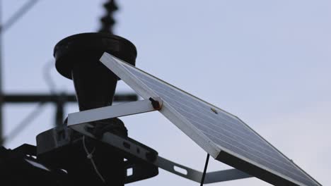 ajuste de la inclinación de un panel solar