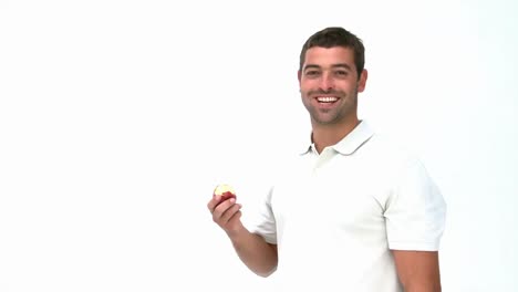 Glücklicher-Mann,-Der-Einen-Apfel-Isst