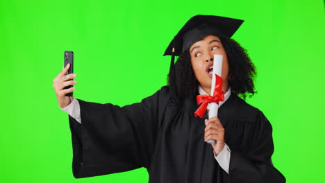 graduation selfie, green screen