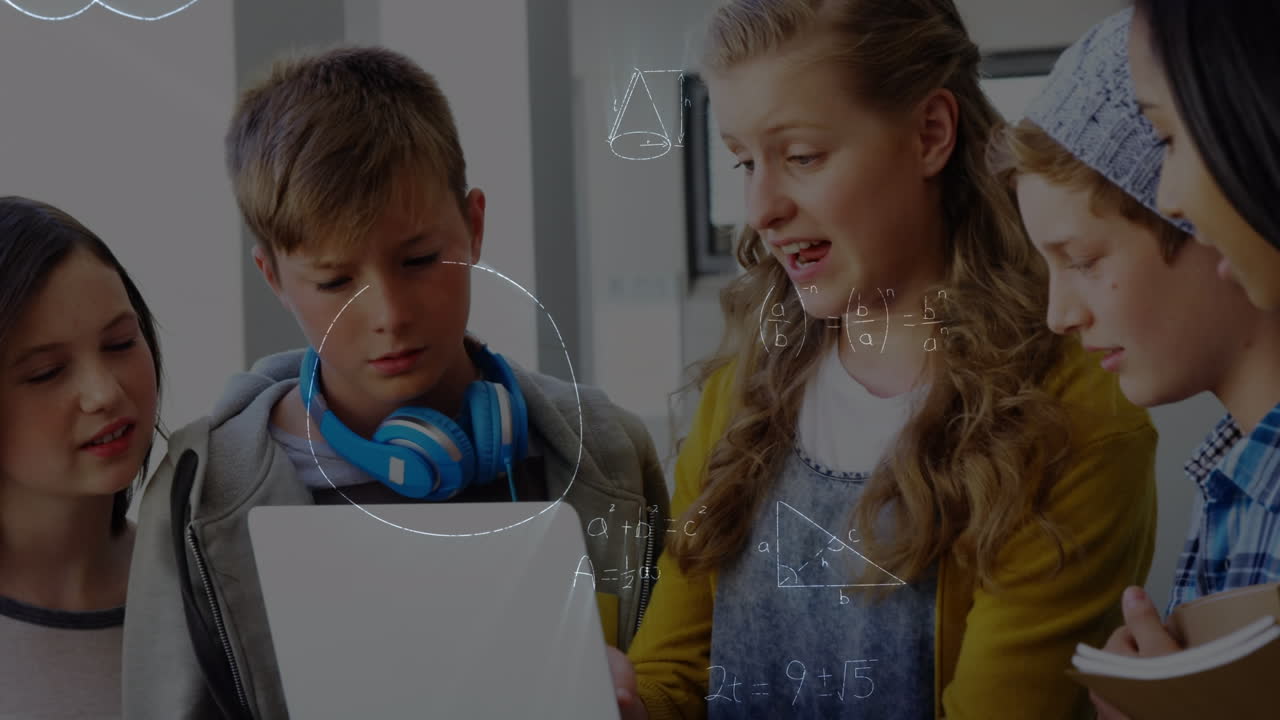 animación de fórmulas matemáticas sobre los alumnos en el aula