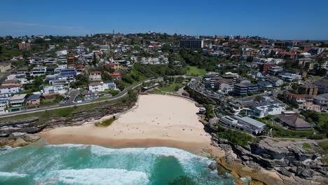 Scenic-Tamarama-Beach-In-Sydney,-NSW,-Australia---Aerial-Drone-Shot