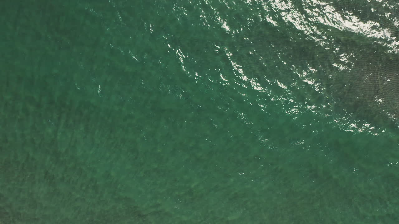 vista aerea de las olas del mar