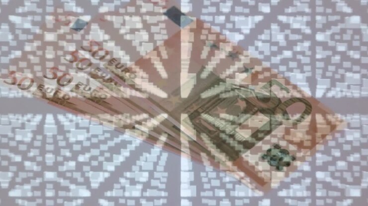 Animazione di cartelle, circuito integrato e lucchetto di sicurezza su banconote in euro