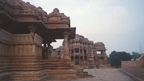 Templos-Antiguos-De-Vishnu-Llamados-Sahastrabahu-O-Templos-Saas-Bahu-En-El-Fuerte-De-Gwalior,-Madhya-Pradesh,-India