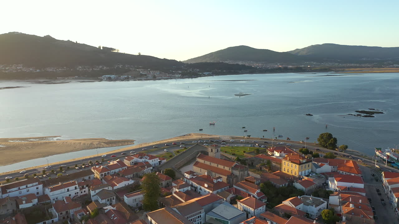 해안 도시 의 공중 사진