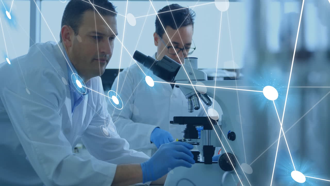 animación del procesamiento de datos científicos sobre diversos científicos en el laboratorio