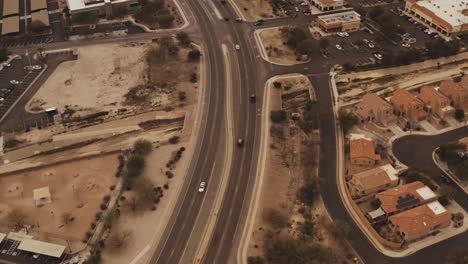 Vídeo-De-Seguir-El-Tráfico-Por-La-Carretera