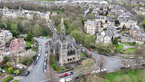 iglesia metodista de la trinidad, harrogate, reino unido drone, aéreo