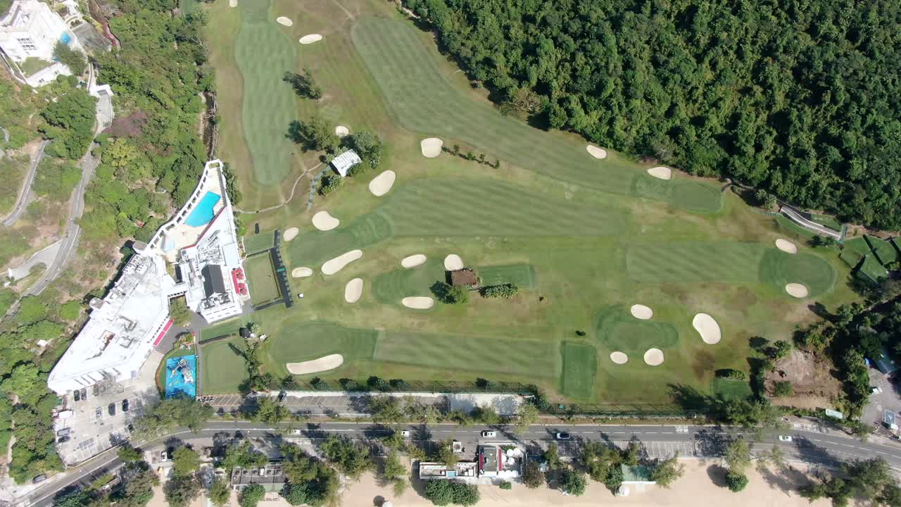 covid19 잠금 지침, 항공 보기로 인해 홍콩의 빈 공용 해변