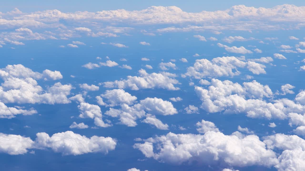 퀘벡시 근처의 부서진 구름층