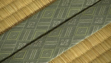 zoom in on fabric strips at edges of tatami mats