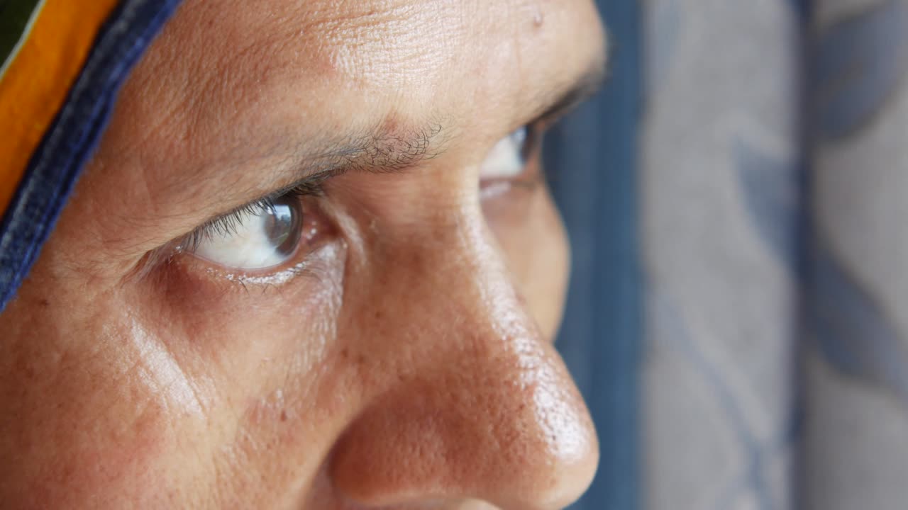 detalle de la toma de las mujeres asiáticas mayores ojo