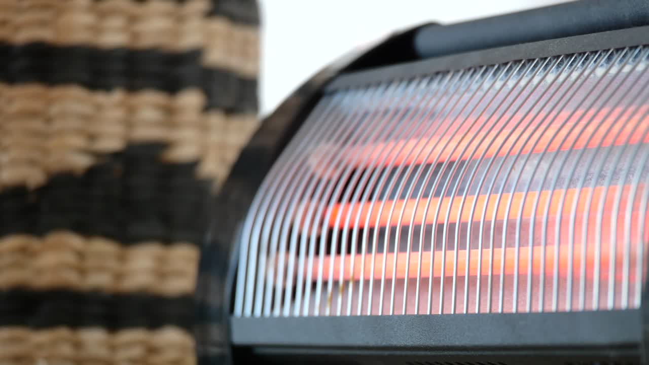 primer plano de un calentador eléctrico moderno