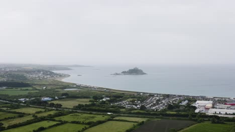 Seascape-Views-And-Saint-Michael's-Mount-Island-On-A-Stormy-Day-With-Lightning-In-Cornwall,-England,-UK