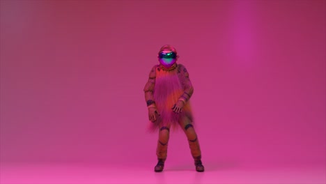astronauta futurista en movimiento
