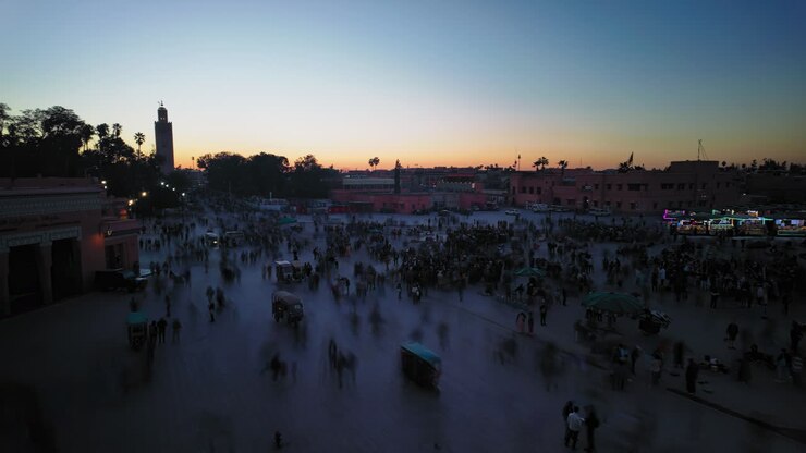 Timelapse dinamico del mercato di Marrakech, Marocco.