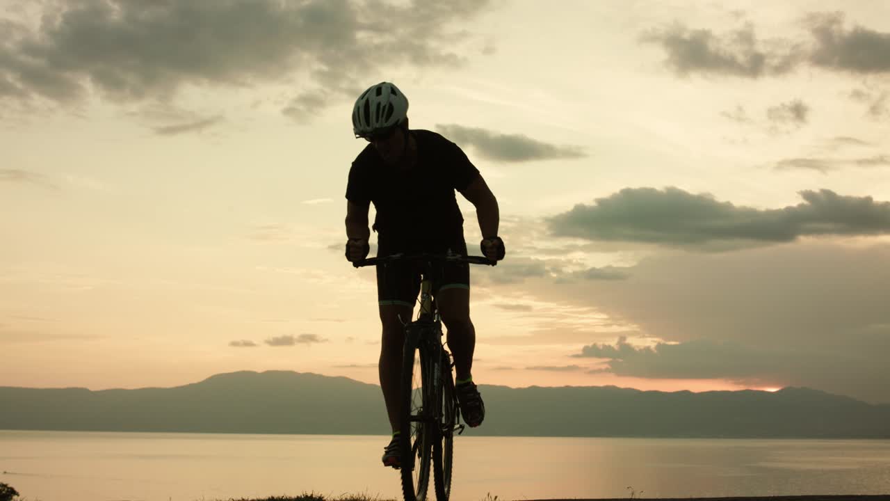 SUNSET CYCLING