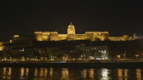 Budaer-Burg-In-Budapest-Bei-Nacht