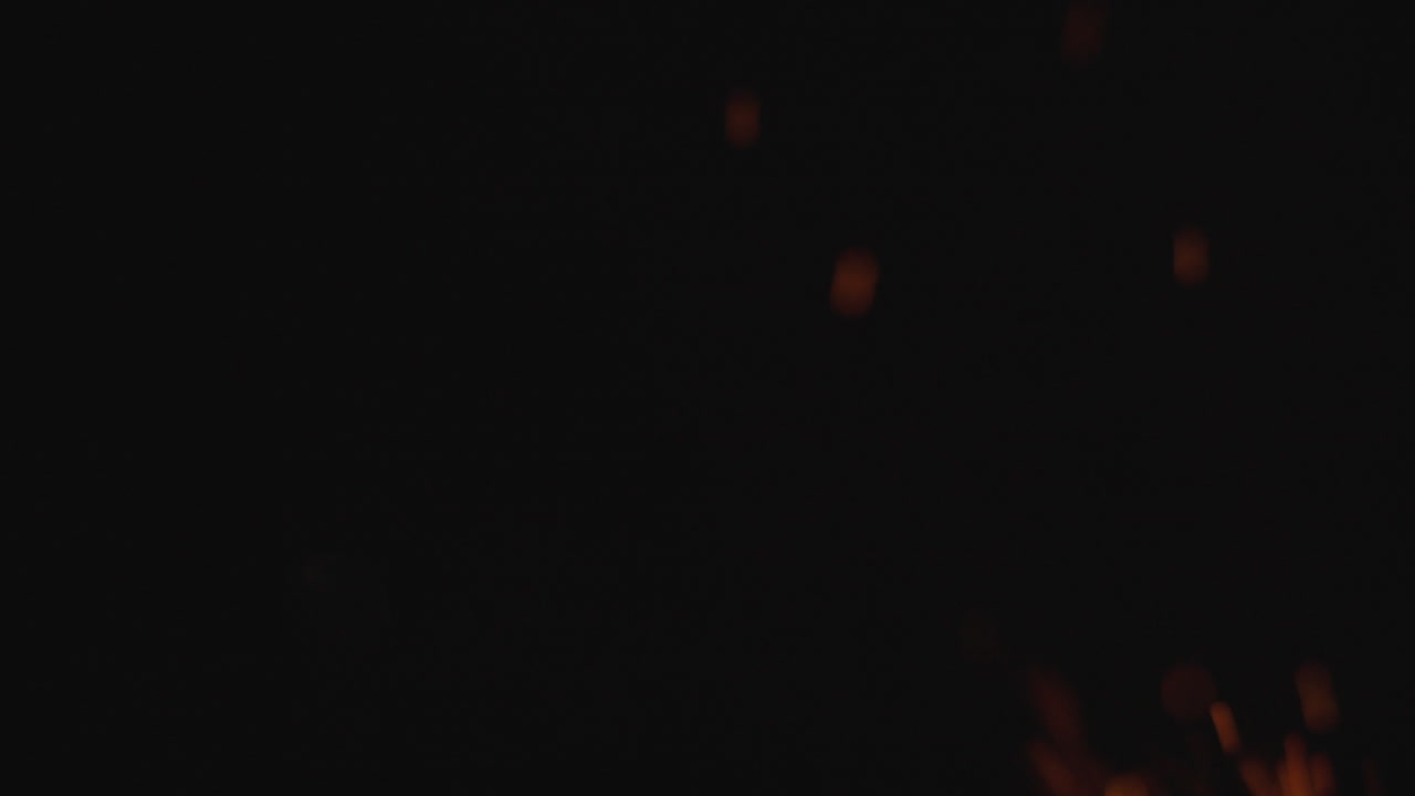 искры и пламя