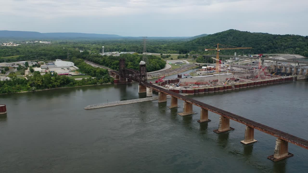 Stunning 4K drone footage of Chickamauga Dam, showcasing its structure, the Tennessee River, and scenic beauty. Perfect for infrastructure, travel, or history projects