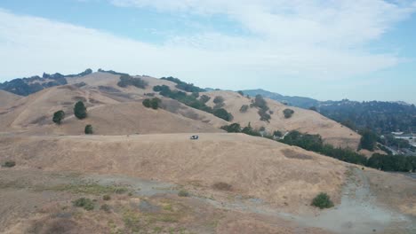 Large-hills-and-smog-from-forest-fires-in-the-valley