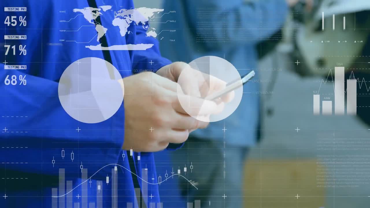 animación de procesamiento de datos estadísticos contra la sección media del trabajador que utiliza el teléfono inteligente en una fábrica