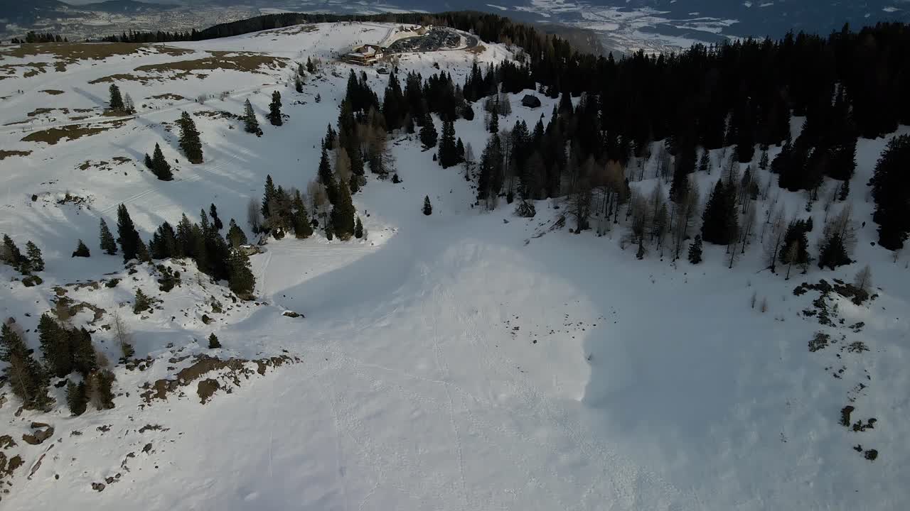 Vista aerea delle Alpi austriache