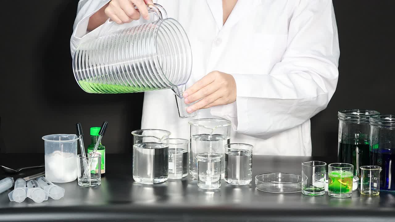 experimento científico: mezcla de líquidos