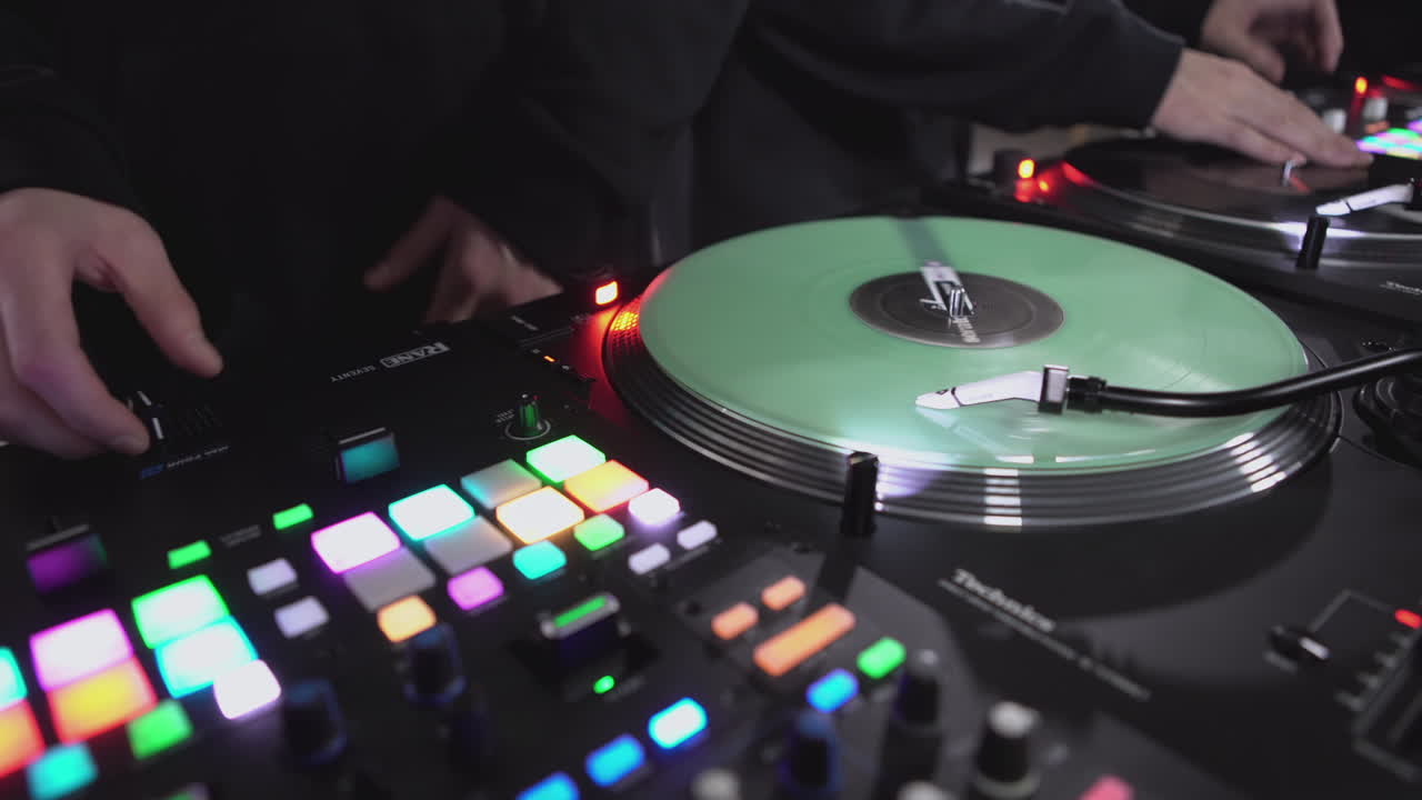 el rendimiento de dj