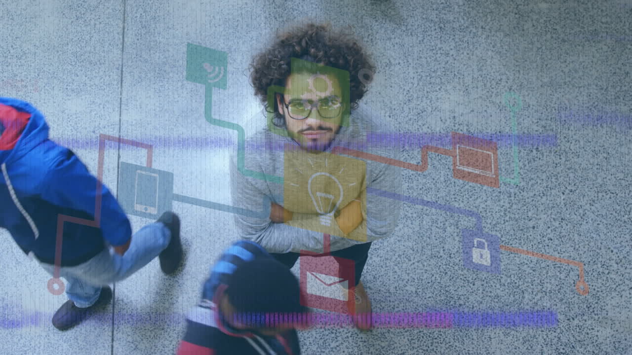 animación de iconos de los medios sobre diversas personas de negocios en la oficina