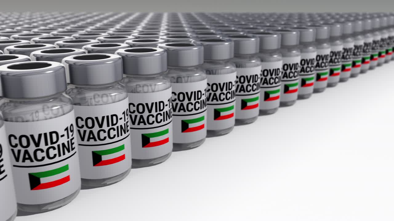 botellas de vacuna contra la covid-19 en kuwait