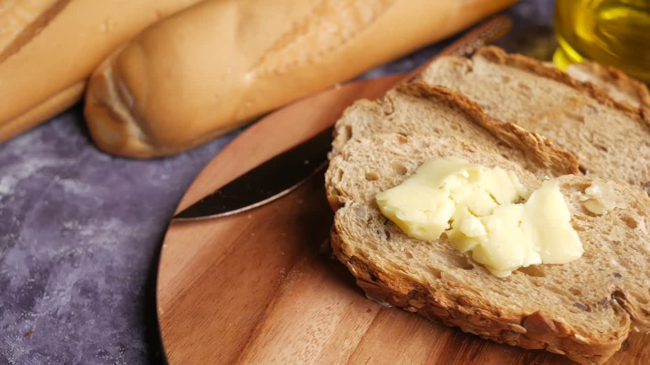 Burro su pane integrale