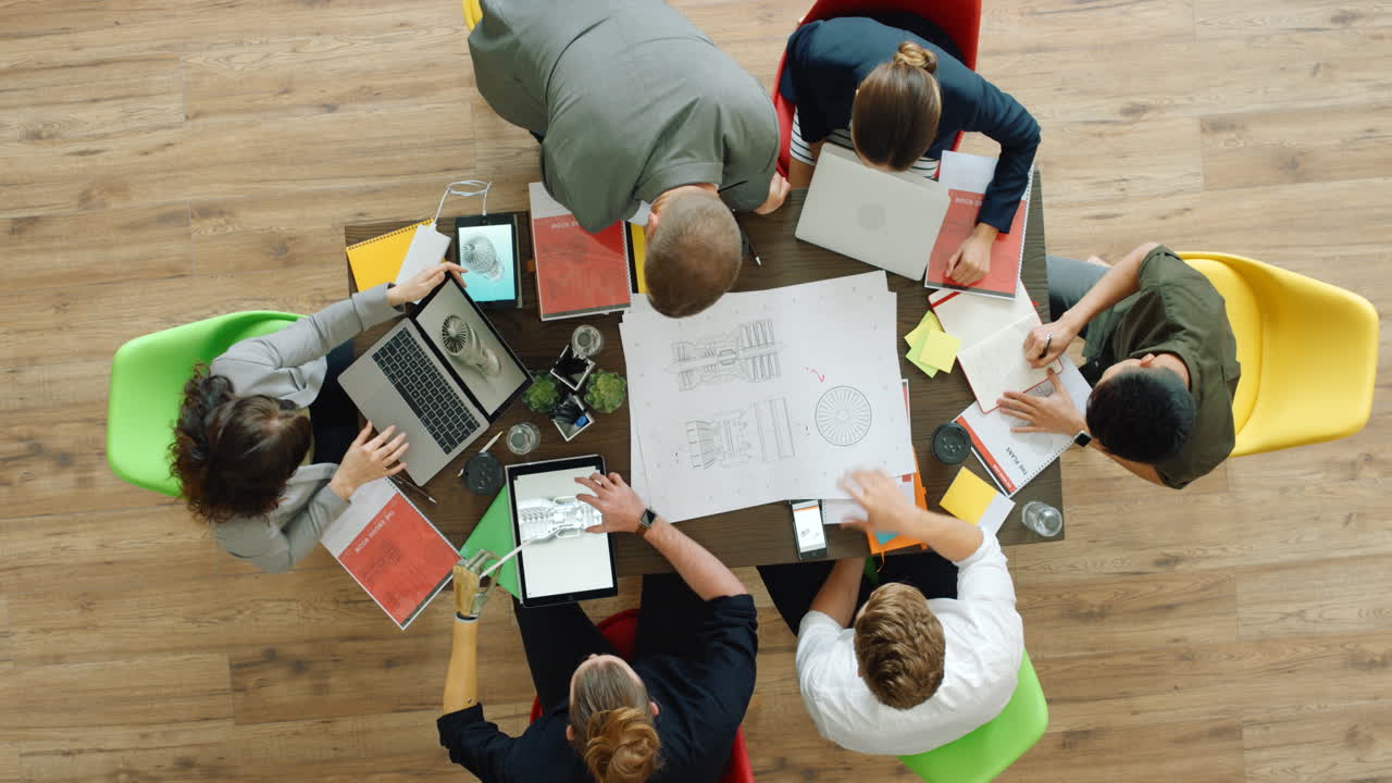 사업가, 계획 및 협업