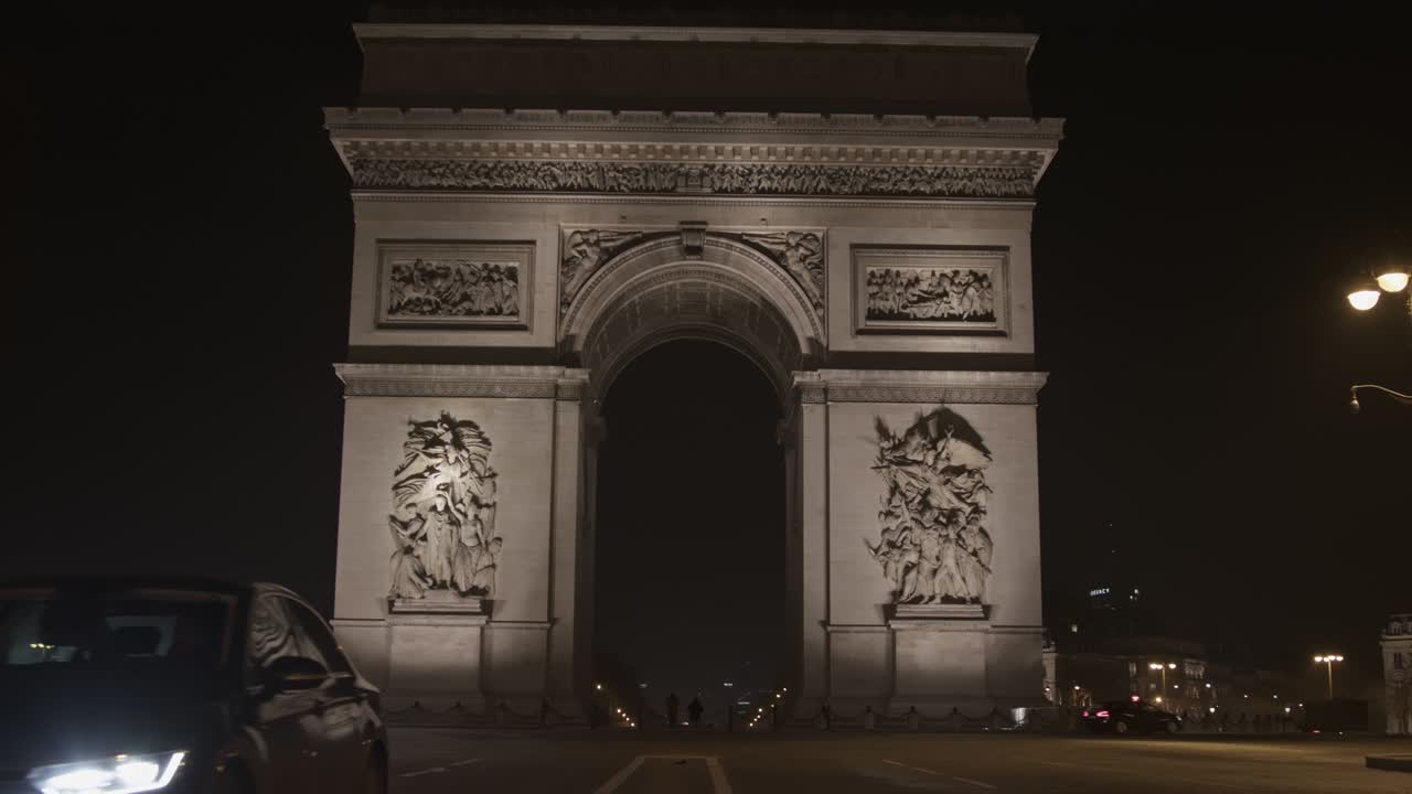 el tope nocturno de parís