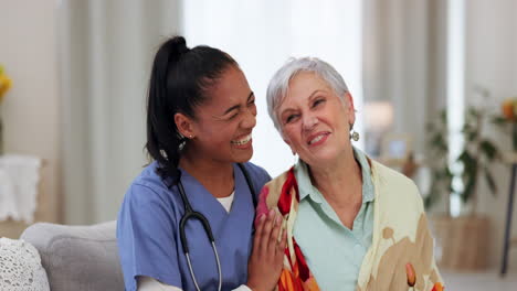 Happy-woman,-doctor-and-patient-hug-in-elderly
