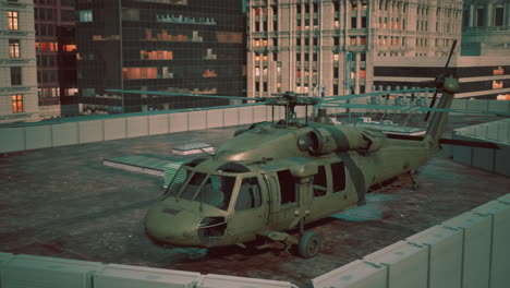 Helicóptero-Militar-En-Gran-Ciudad