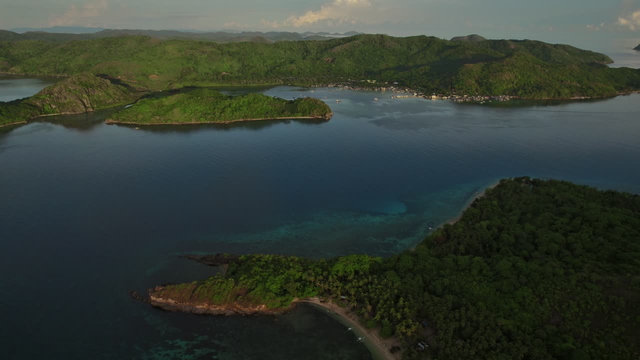 필리핀의 해안 지역, 은 물의 공중 사진