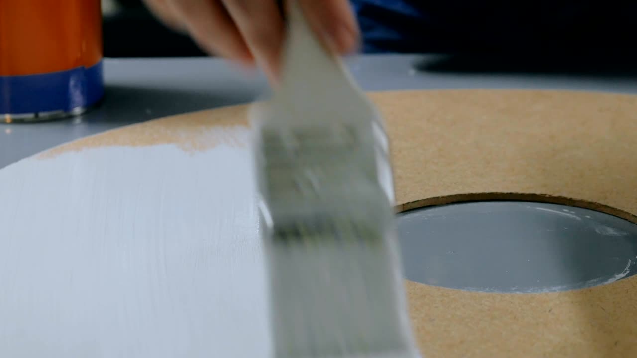 전문 여성 장식가, 디자이너 그림 목조 원 장식