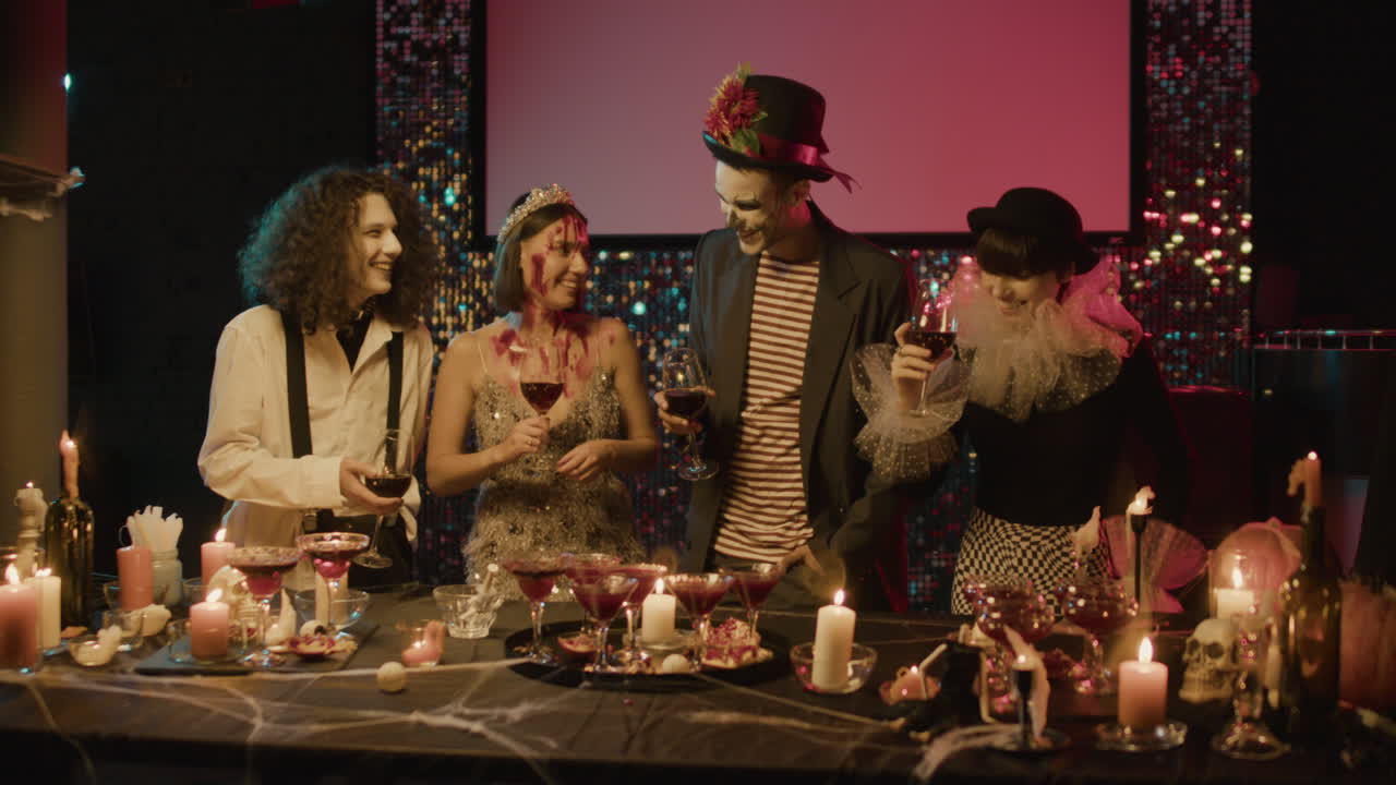 Establecimiento de la mesa de Halloween