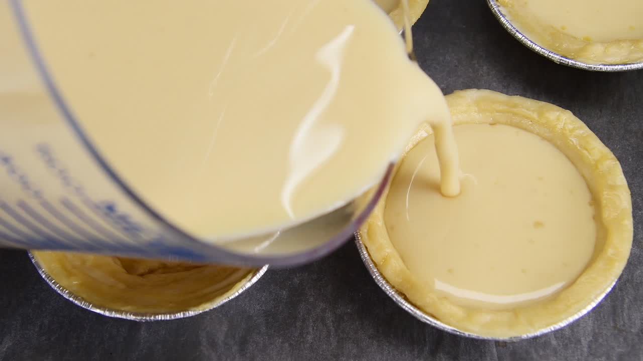 tartas de leche de huevo horneadas vista lateral