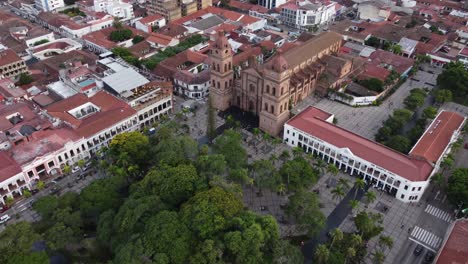 sobrevuelo 24 de septiembre plaza a la basílica en santa cruz de la sierra bol