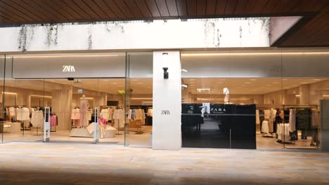 zara store front