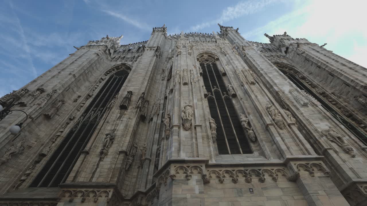Smooth gimbal video of Milan Cathedral