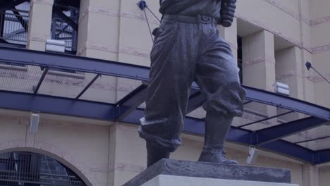 honus wagner statue at pnc park