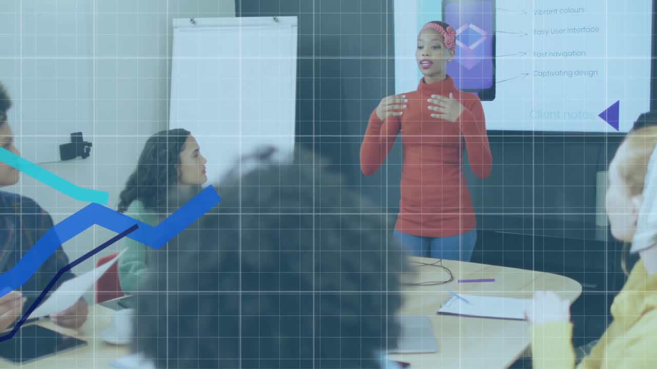 animación del procesamiento de datos financieros sobre diversas personas de negocios que se reúnen en la oficina