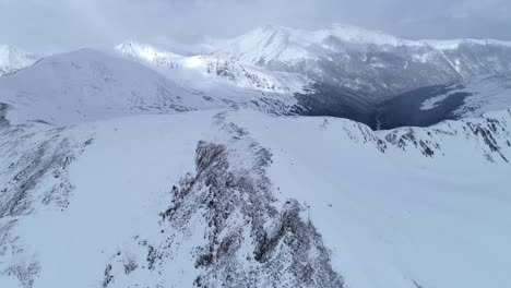 Storm-brewing-over-the-peaks-on-Loveland-Pass,-Colorado