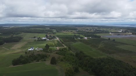 Farms-laid-out-in-green-field